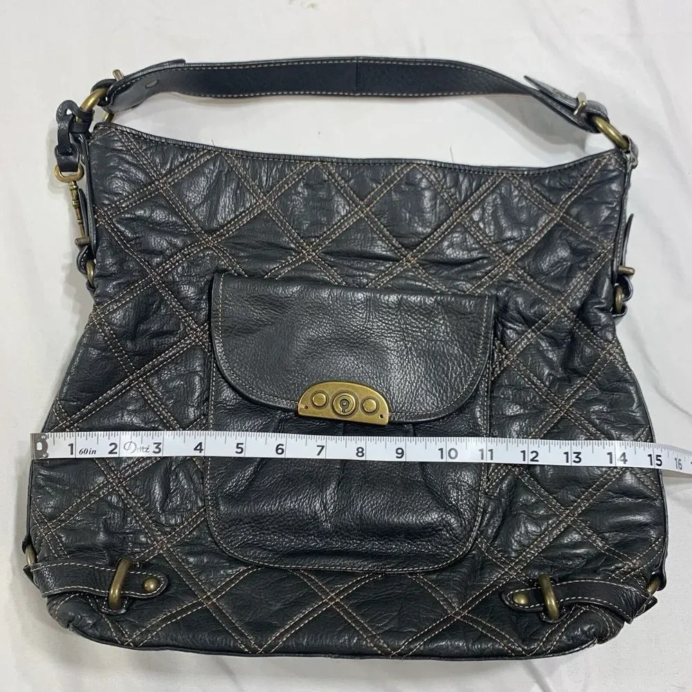Fossil couple minor